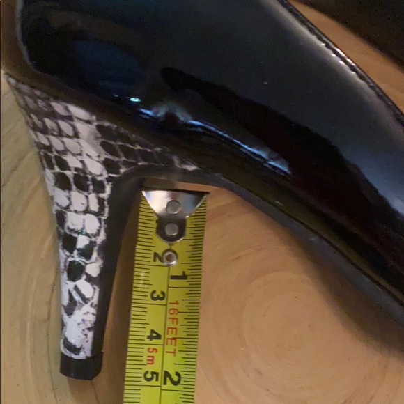 ‼️New Never Worn B&W Pumps - Picture 8 of 8